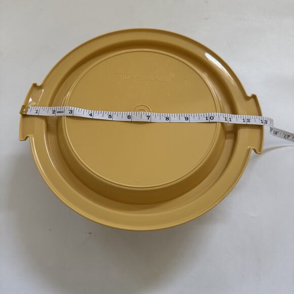 Vintage Tupperware Cake Pie Cupcake Holder Harvest Gold Food Storage - Picture 5 of 8